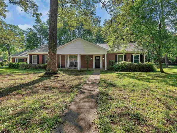 202 Harper Dr, Marshall, TX 75672