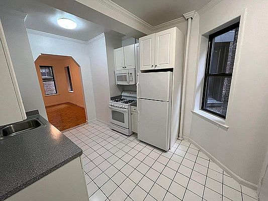 1st image of 713 2nd Ave #3D