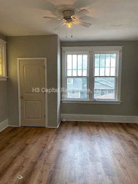2 bed, 1.0 bath, $995 — Photo 4