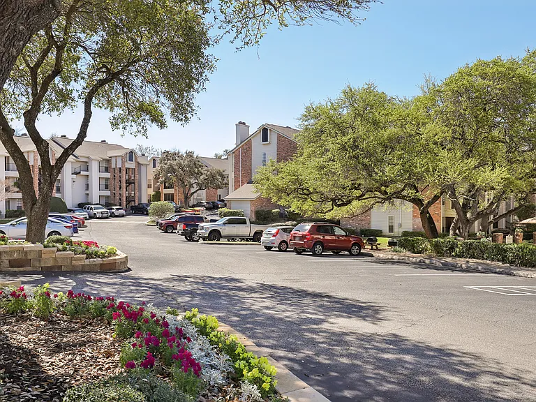 Winding Creek Apartments — Photo 9