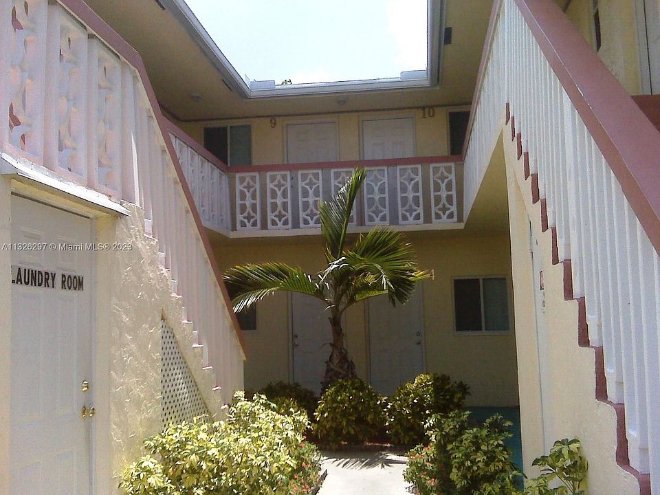 2nd image of 724 NE 4th St APT 12