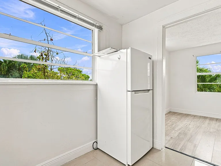 1220 N 16th Ct #5 — Photo 9