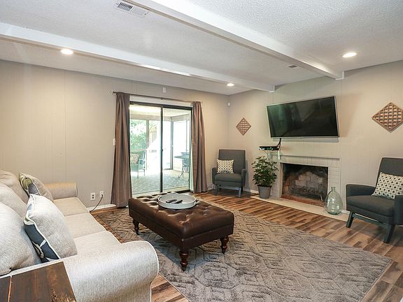 5th image of 3706 Parkwood Dr