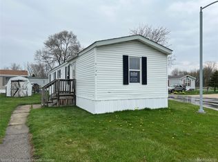 7130 Mapleview Cir W #68, Brown City, MI 48416