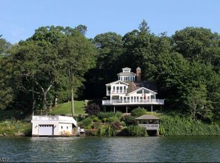 7 Elba Ave, Hopatcong, NJ 07843