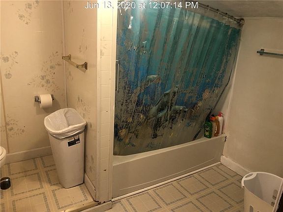 4th image of 423 Avenue F