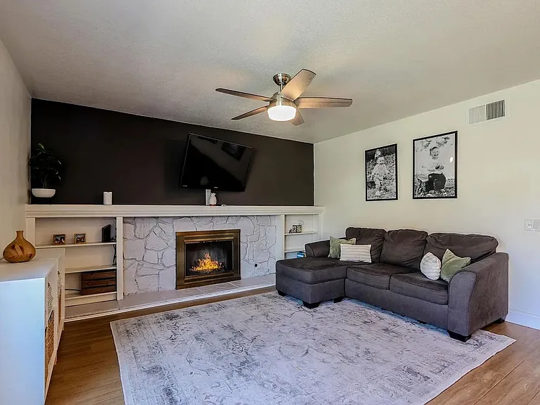 25051 Katie Ave — Photo 9