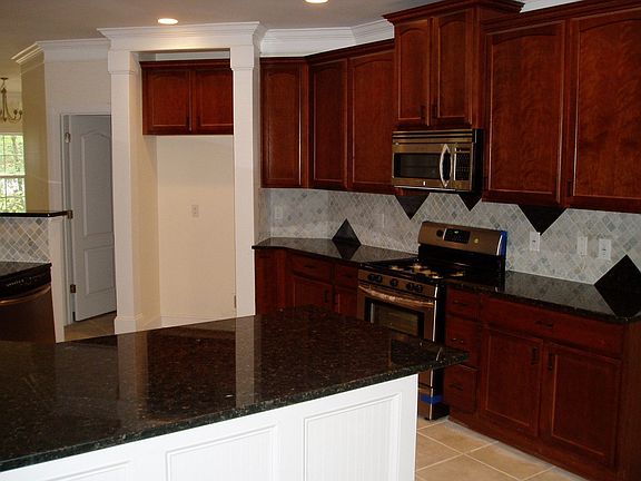 3rd image of 2762 Peppermint Dr