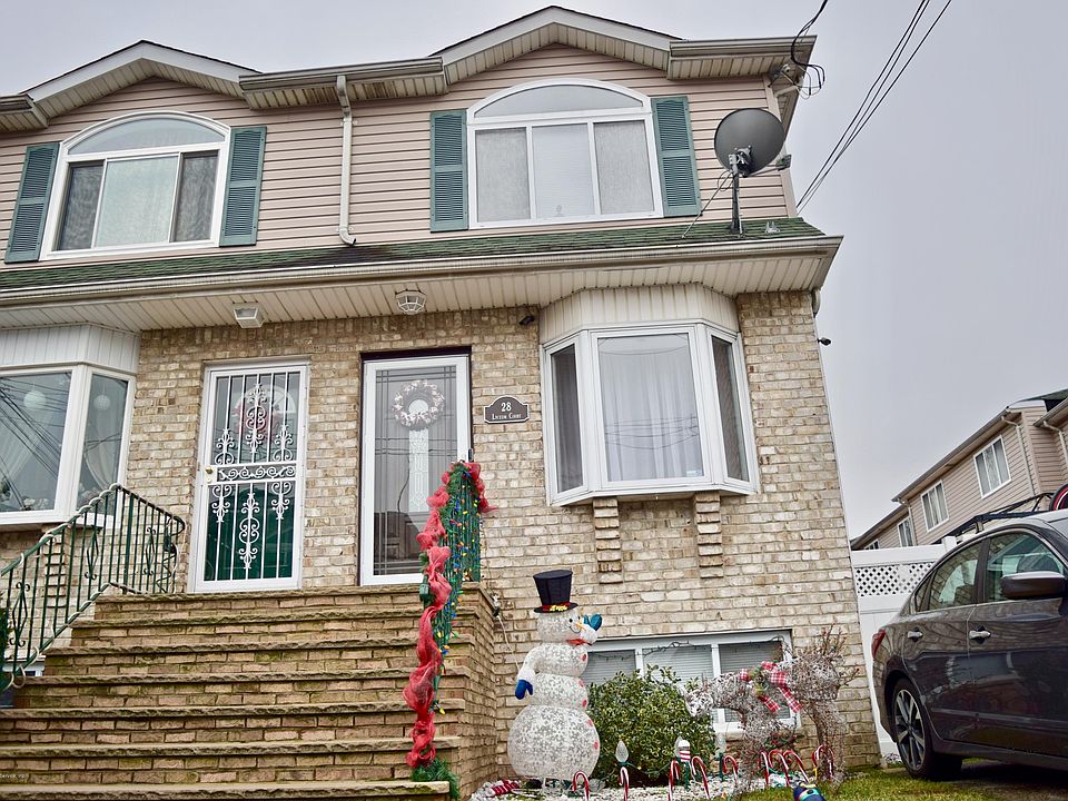 1st image of 28 Lyceum Ct