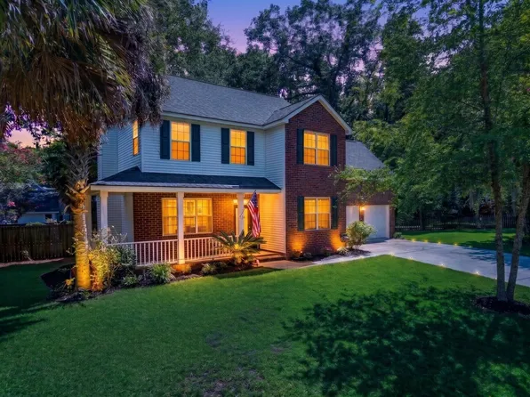 111 Bonneau Ct, Summerville, SC 29485