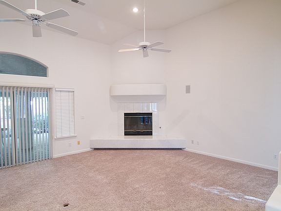 4th image of 1091 N Armstrong Ave