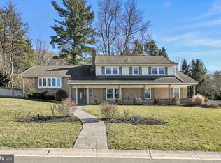 1712 Farr Rd, Wyomissing, PA 19610