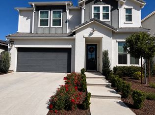 11449 N Via Campagna Dr, Fresno, CA 93730