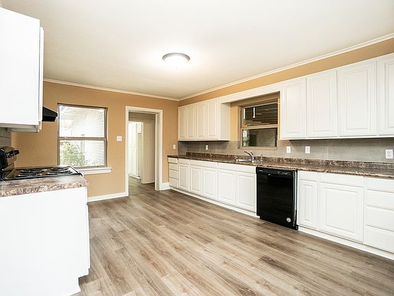 5th image of 1003 Delwood Dr