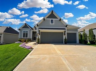 1100 SW Heather Dr, Lees Summit, MO 64081