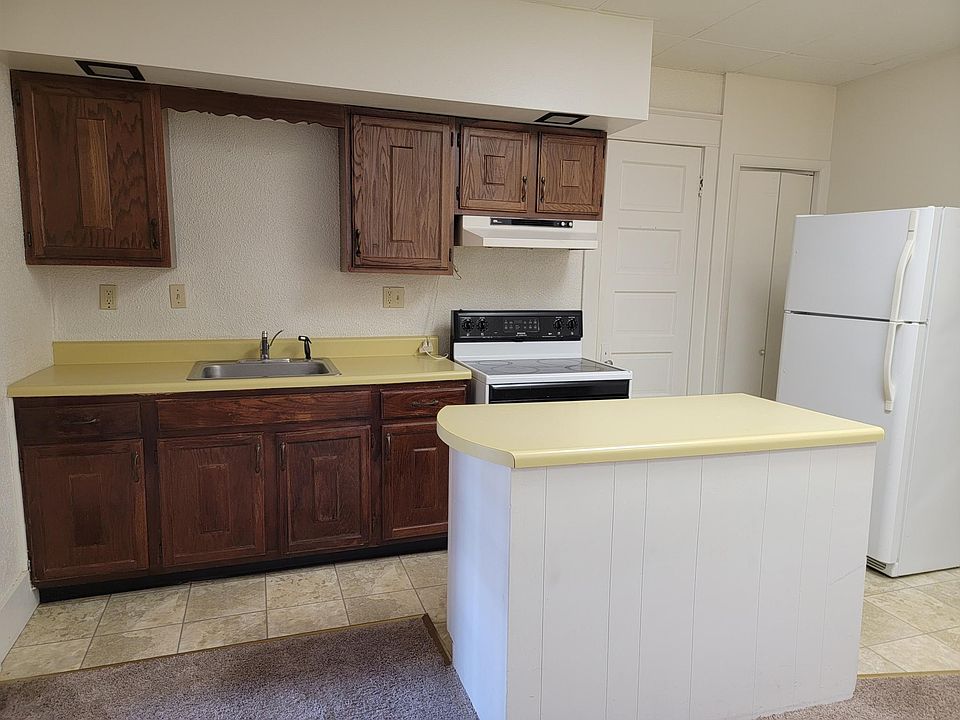 2nd image of 932 W 4th St #1FF