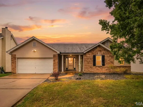396 Upper Meadow Ln, Saint Peters, MO 63304