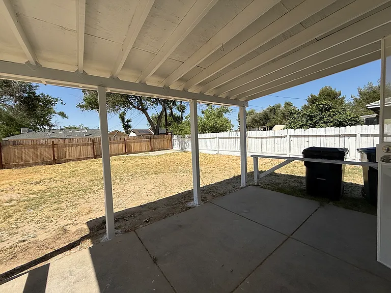 1147 W Oldfield St — Photo 15
