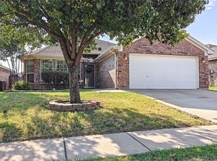 10820 Middleglen Rd, Haslet, TX 76052