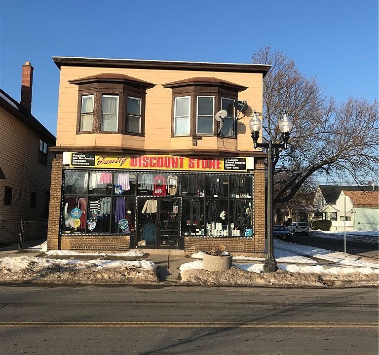 1st image of 1098 N Lovejoy St