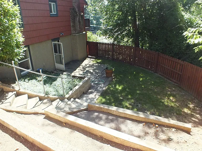850 NE 67th Ave — Photo 3
