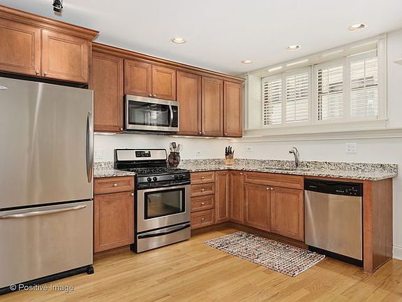 4th image of 4140 N Kenmore Ave APT G