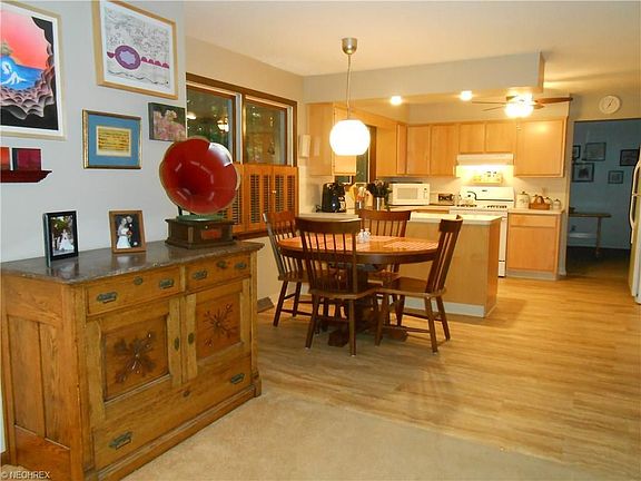 5th image of 27492 Benwood Cir