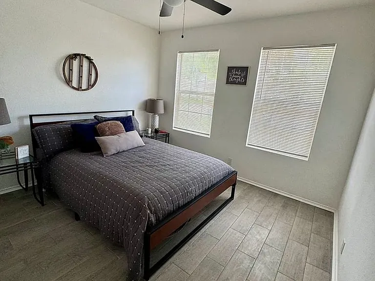 14400 Sandifer St — Photo 14