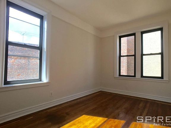 4th image of 21 Magaw Pl APT 6E