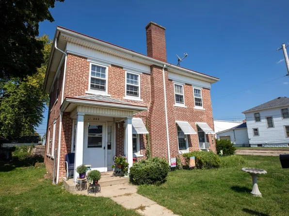 202 W Center St, Bourbon, IN 46504