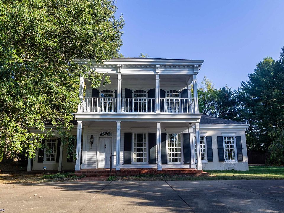 1st image of 300 Maxfield Dr