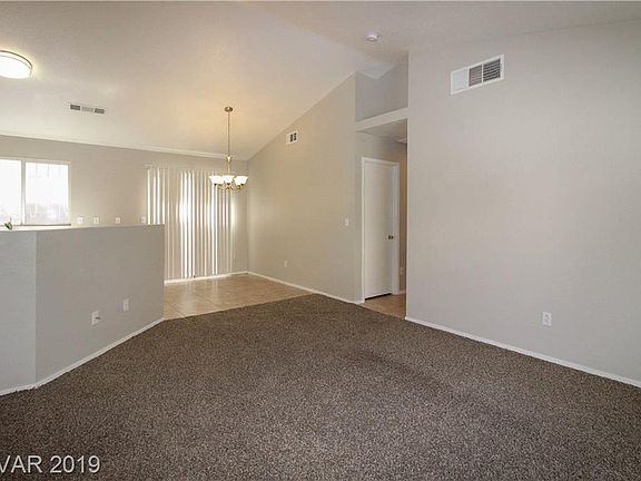 4th image of 925 Swiss St