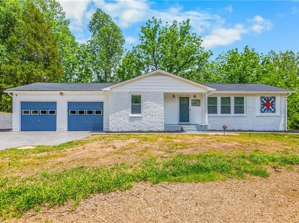 636 Bryant Mill Rd, Ararat, NC 27007
