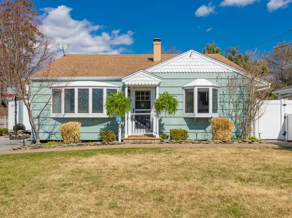 33 Community Road, Bay Shore, NY 11706