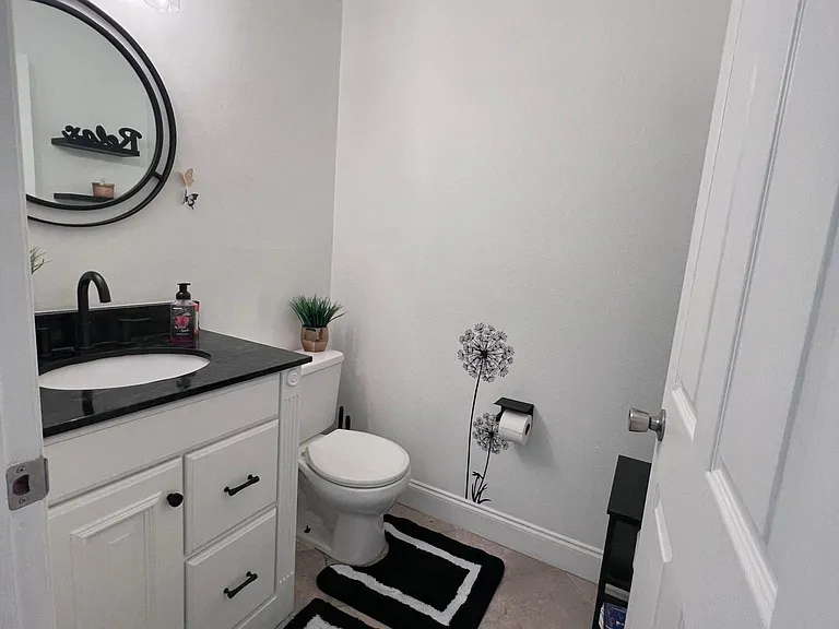 11831 Derbyshire Dr — Photo 27
