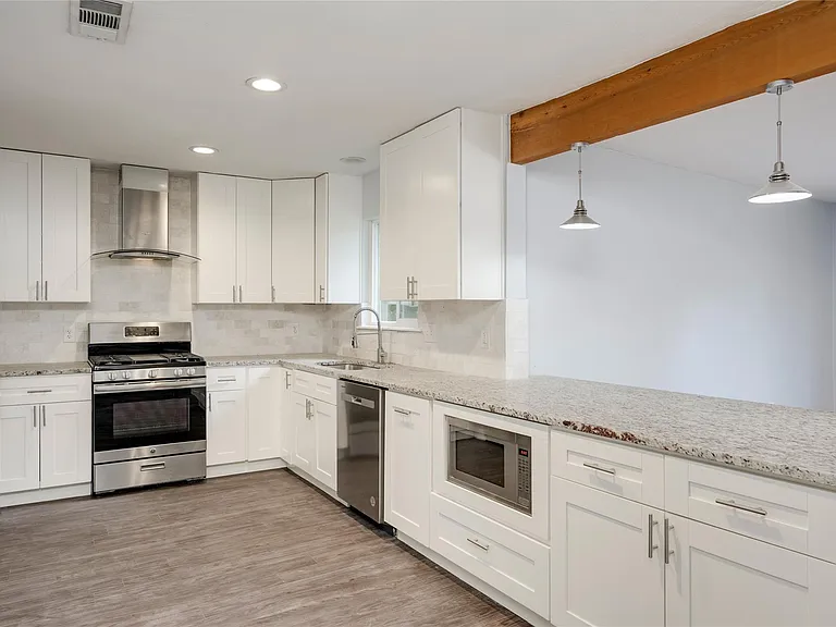 5402 Chevy Cir — Photo 5