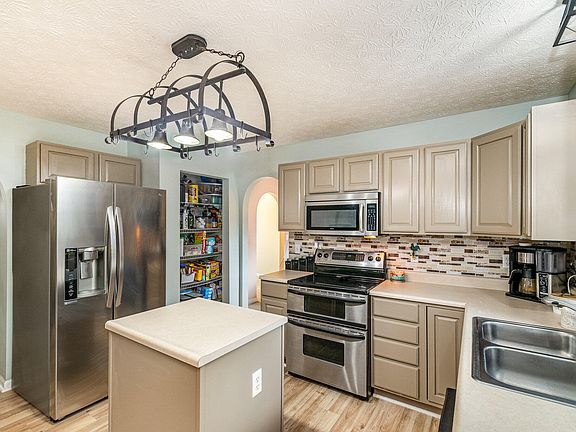 2nd image of 274 Veneto Dr