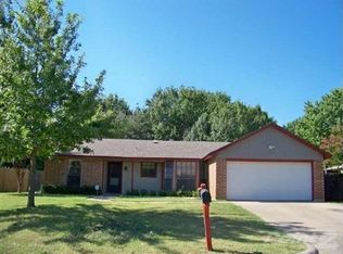 4604 Cripple Creek Rd, Haltom City, TX 76137