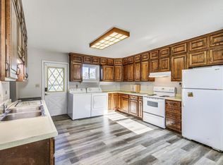 105 10th St NW, Plainview, MN 55964