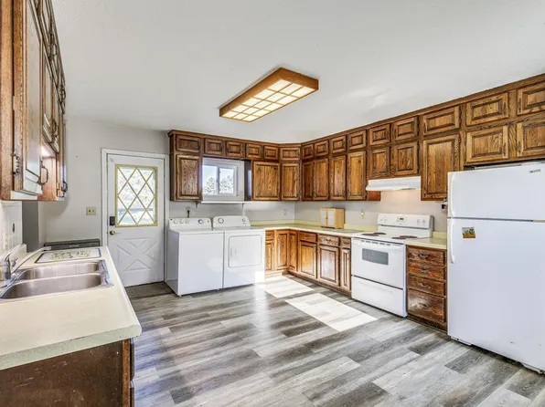 105 10th St NW, Plainview, MN 55964