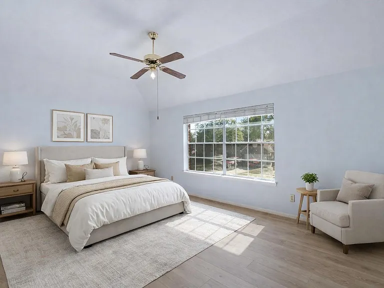 2630 Lakeway Dr — Photo 16