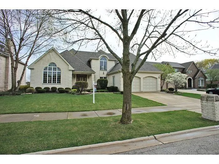 1311 E Camelot Ct photo 1