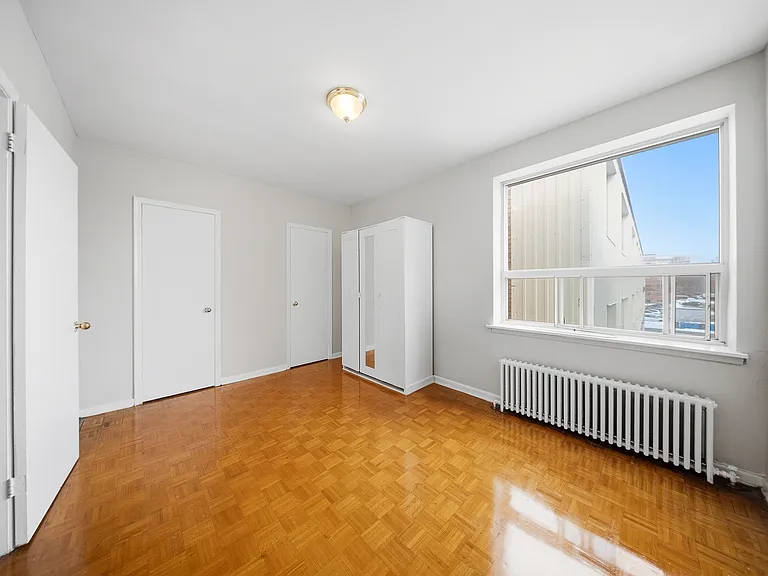 1617 Victoria Park Ave — Photo 4