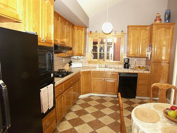 2nd image of 164 Station Ave