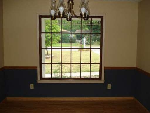 3rd image of 311 Gilchrist Dr