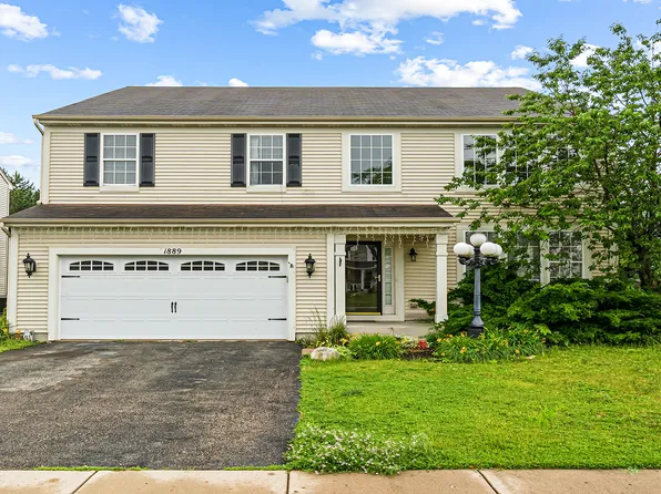 1889 Lake Bluff Ln, Hampshire, IL 60140