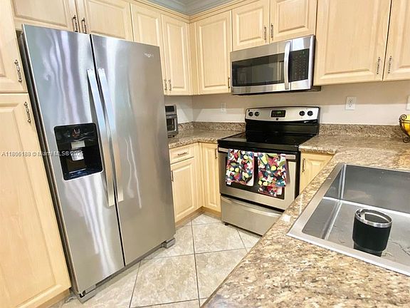 5th image of 4935 SW 66th Ter #0