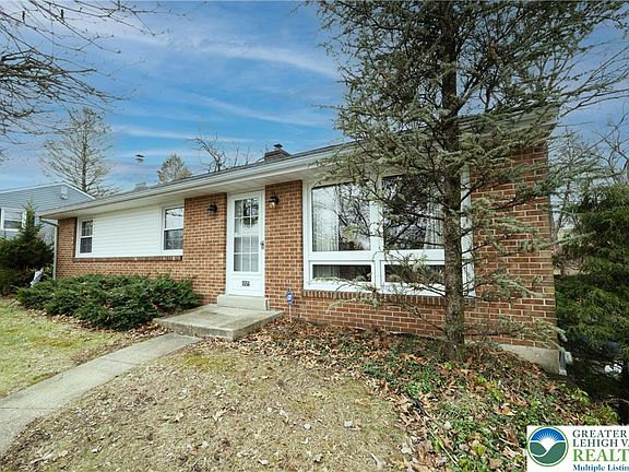 2nd image of 5556 Park Valley Rd