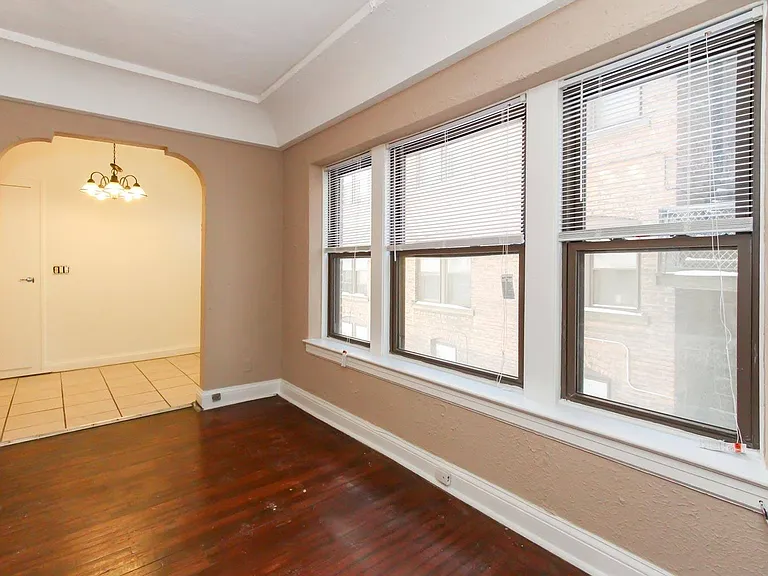 2753 Euclid Heights Blvd — Photo 6