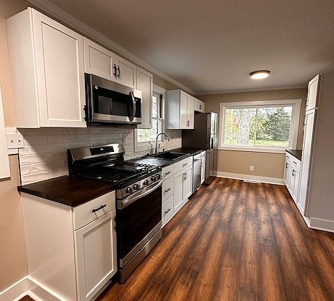 4th image of 9197 Hibben Ave